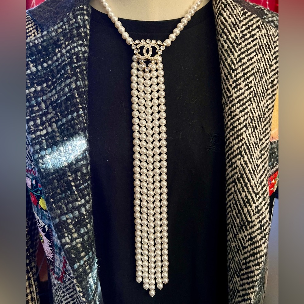 🎁SOLD🚚Chanel Spring 2023 Cascading Pearl & Strass Crystal MultiStrand Necklace
